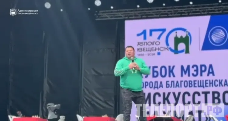 Двукратный чемпион России по бодибилдингу Валерий Юшкевич приехал в Благовещенск
