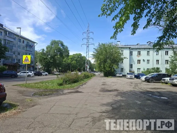 О водителях, ездящих по тротуарам, сообщить в полицию могут амурчане