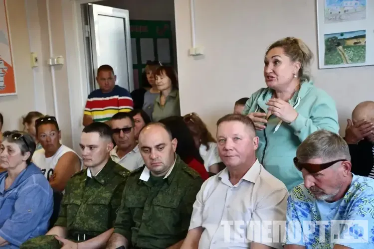 Вопросы благоустройства обсудили жители Верхнеблаговещенского с главой муниципалитета