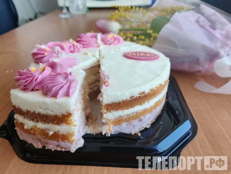 Вкусно и грустно: врач объяснила, почему стресс вызывает зверский аппетит