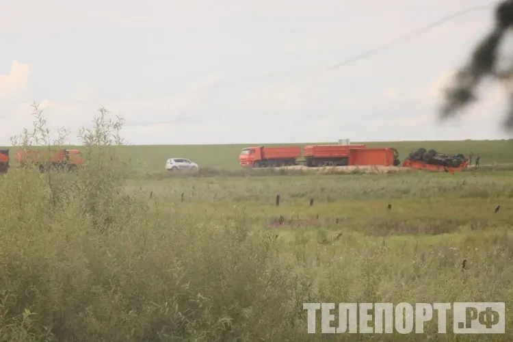 Микроавтобус с детьми столкнулся с КамАЗом в Приамурье