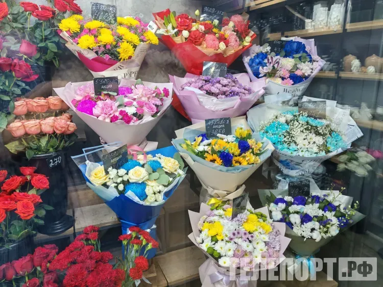 Букет к 1 сентября: о традициях и оригинальном выборе рассказали родители из Приамурья