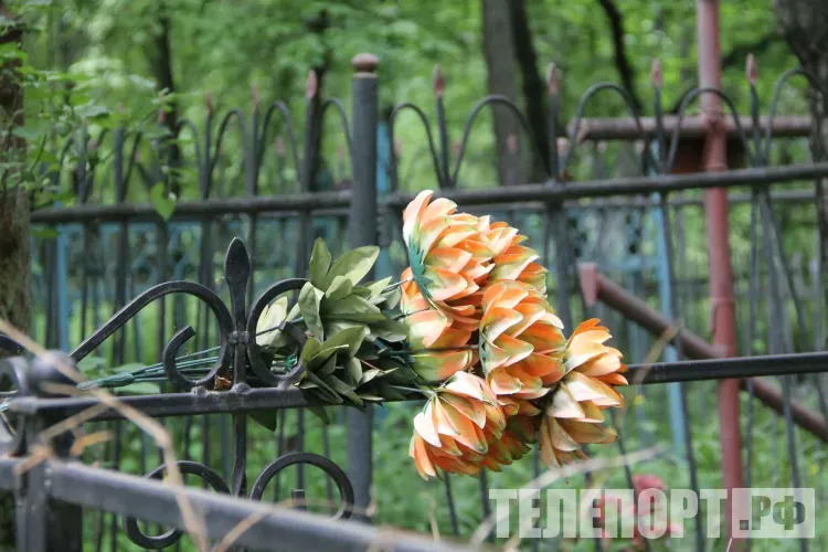 Вандалы повредили захоронения на кладбище в амурском селе