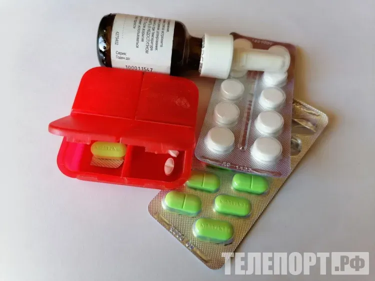 Школьники увлеклись опасным трендом на употребление противовирусных