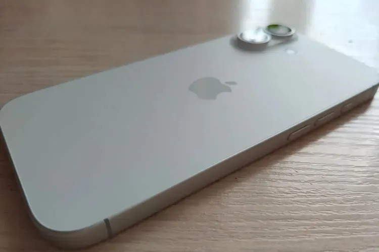 ФАС возбудила дело в отношении Apple из-за "Макса" и RuStore: что будет с iPhone