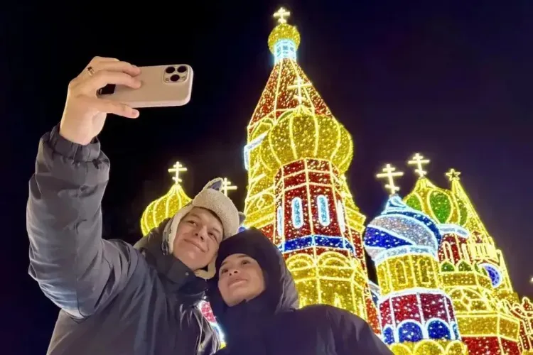 "Почта Деда Мороза" и световой коридор: подготовка к Новому году идет в Благовещенске